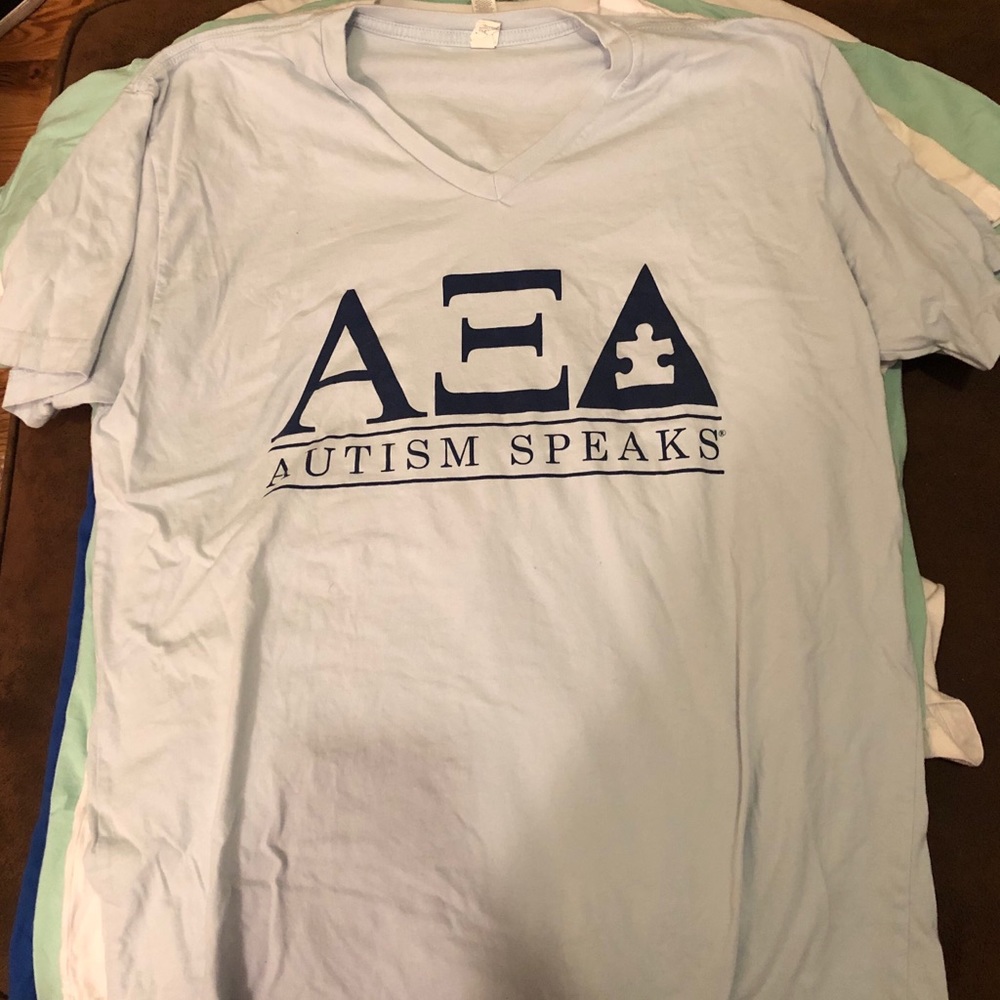 Size L Alpha Xi Delta Autism Speaks light blue